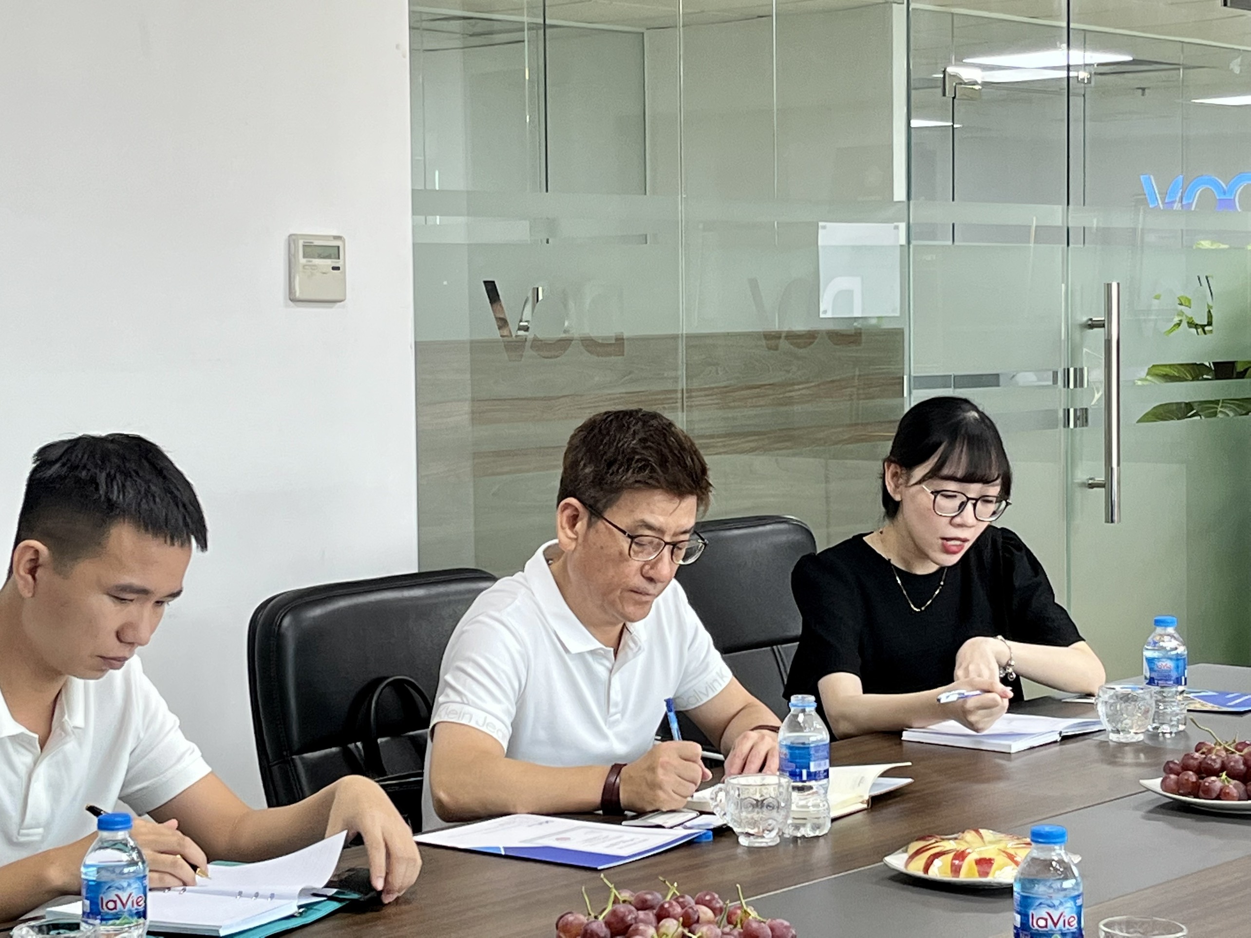 ông Jang Ki Hun – phó Tổng giám đốc EPAY cùng các đại diện