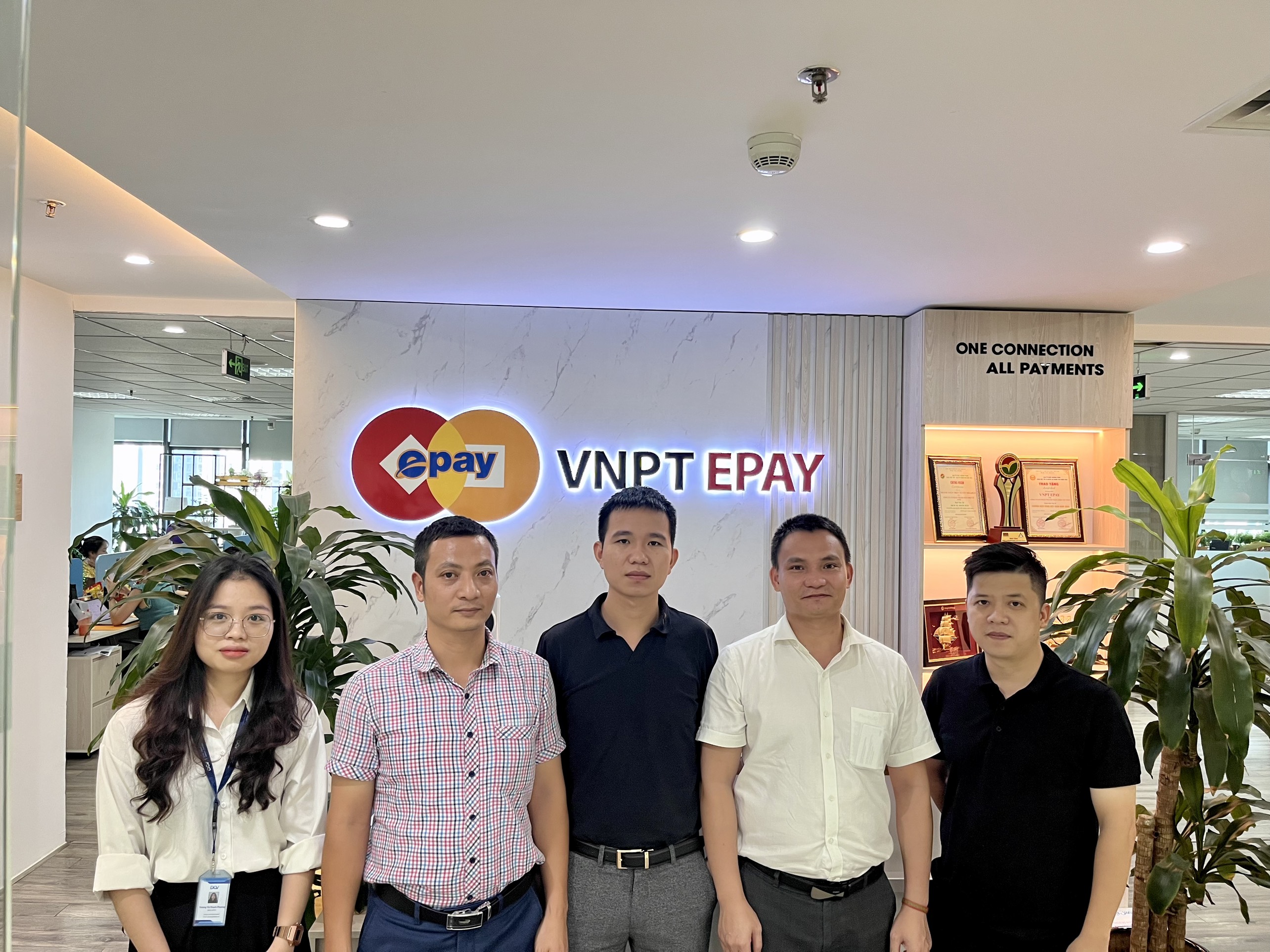 DCV tổ chức tham quan văn phòng VNPT Epay thắt chặt mối quan hệ hợp tác giữa hai bên.