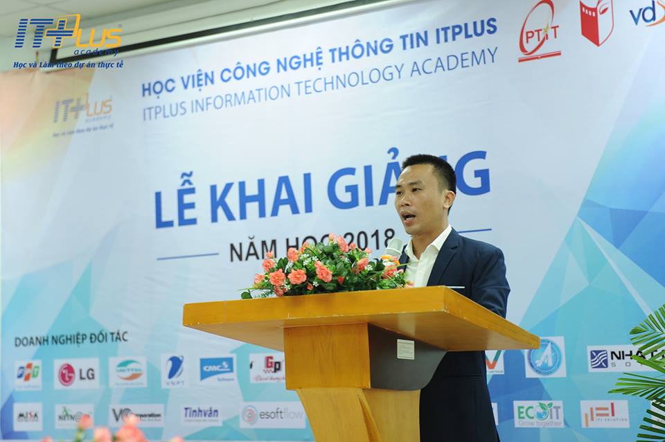 ông Hoàng Văn Thắng - giám đốc học viện.