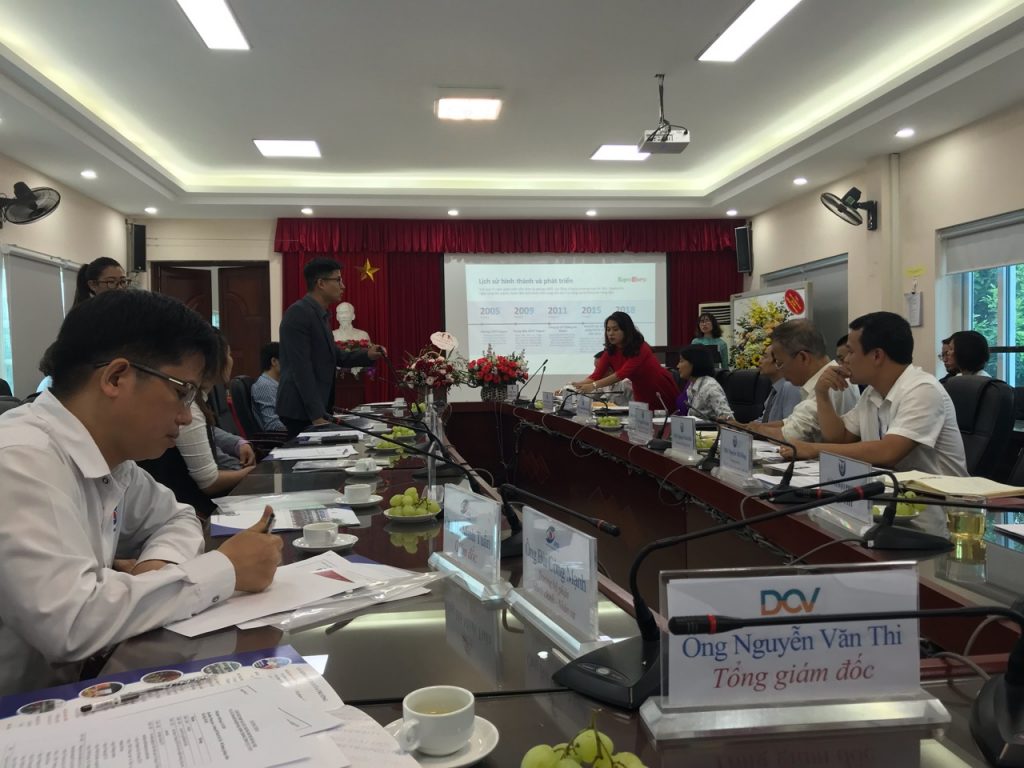 Toàn cảnh lễ ký kết hợp tác.