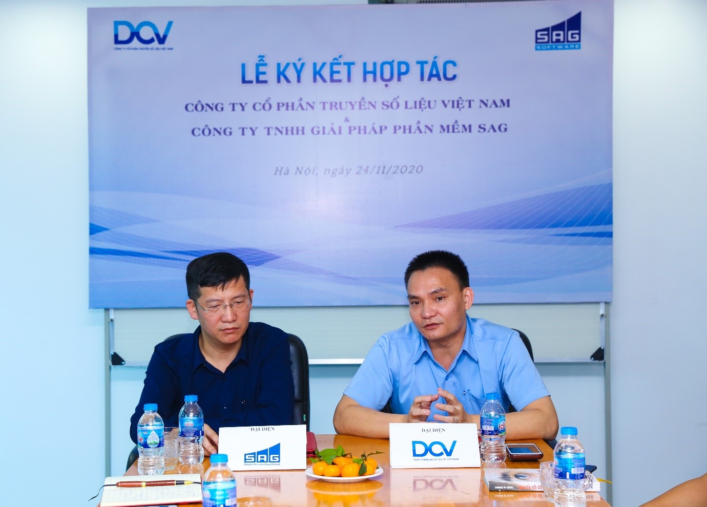 Đại diện của DCV và SAG cùng thỏa thuận về hợp đồng
